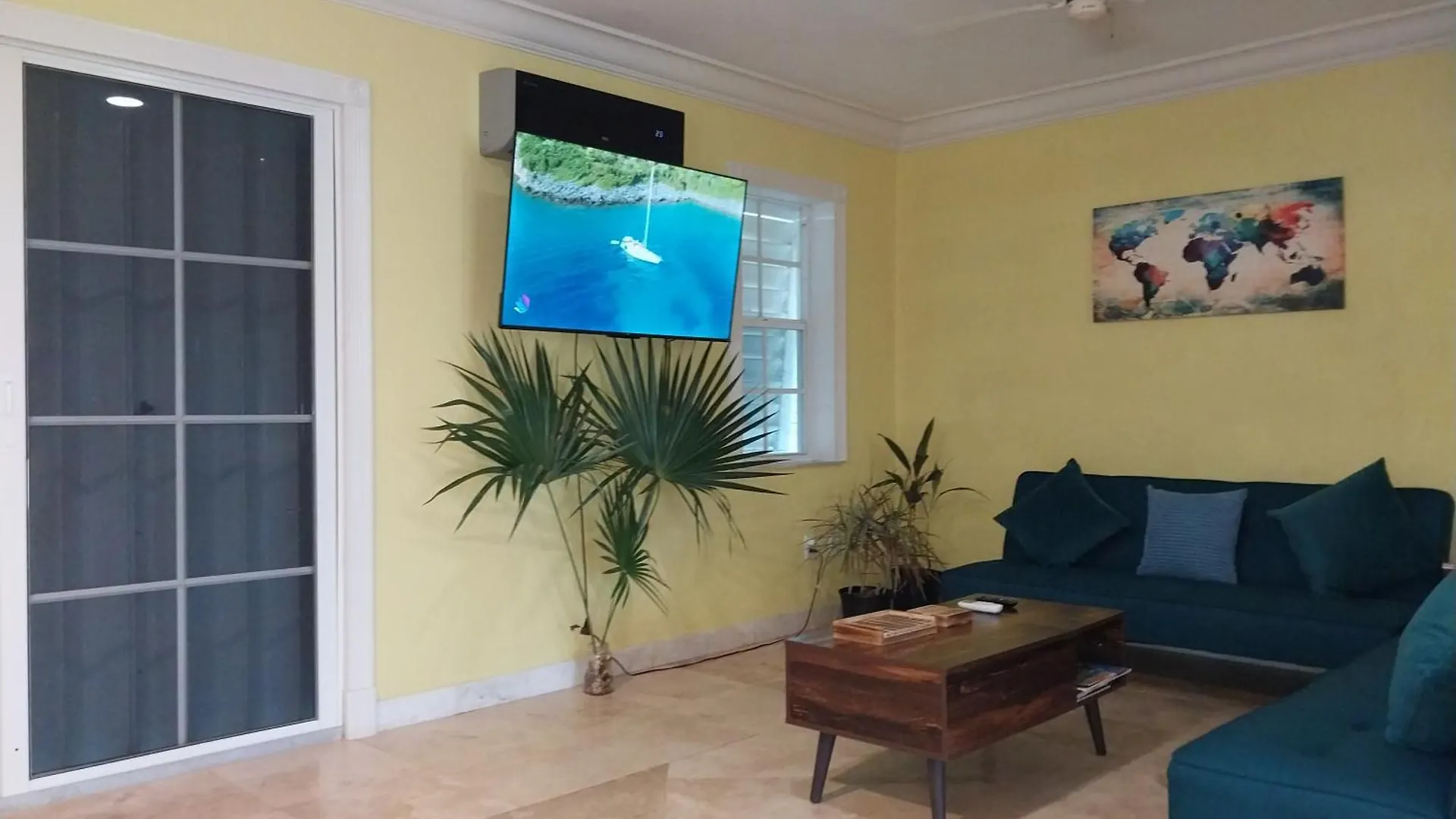 Private Guest House 2 Bedrooms & 2 Baths Near Grace Bay Beach & Long Bay Beach.